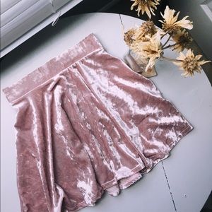 Baby pink velvet skirt•